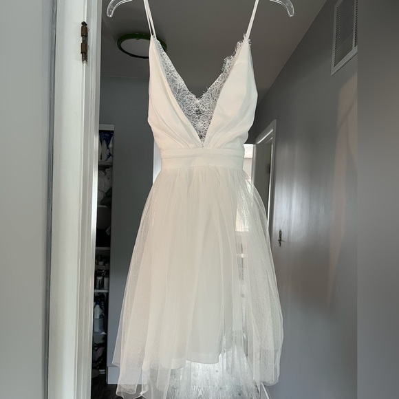 White Maniju Dress, Never Worn (Still Has Tags) - Picture 1 of 3